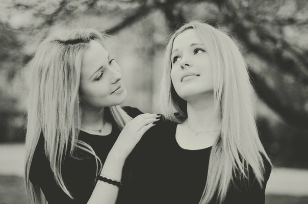 Russia: Tolmachevy Sisters release videoclip