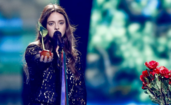 ESC+Plus talks to Francesca Michielin in the Red Carpet (Italy at Eurovision 2016)