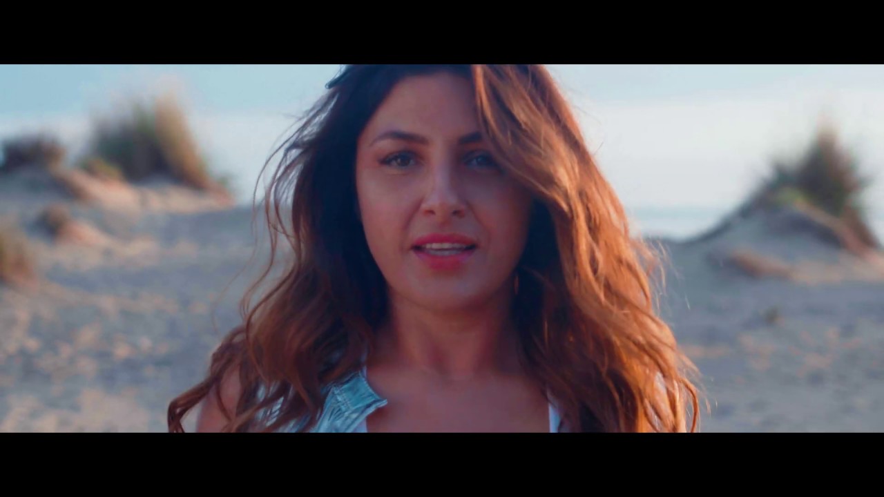 Greece: Watch new video from Helena Paparizou, “Καλοκαίρι Και Πάθος (Summer and Passion)”