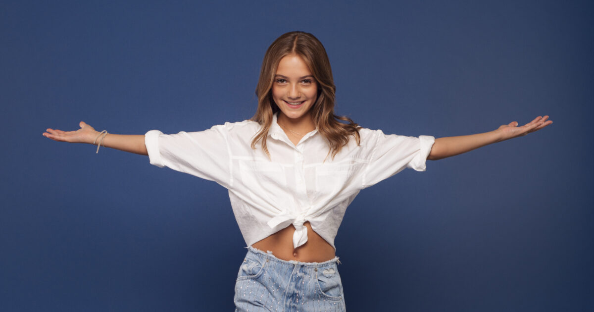 Zoé Clauzure will represent France at Junior Eurovision 2023 with her song “Cœur”